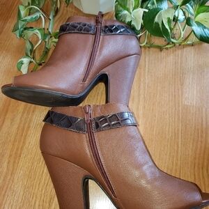 Nicole LIN Ankle Boots Booties 9 1/2 Brown Leather Peep Toe